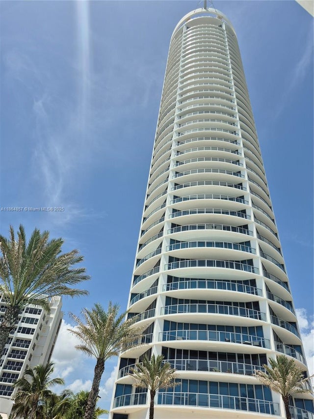 3 of 45 - 3101 S Ocean Dr 2707, Hollywood, FL