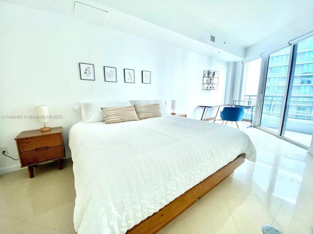 1 of 22 - 60 Sw 13th St 4414, Miami, FL