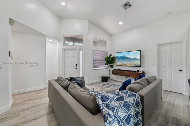 4 of 38 - 10681 Lago Welleby Dr, Sunrise, FL