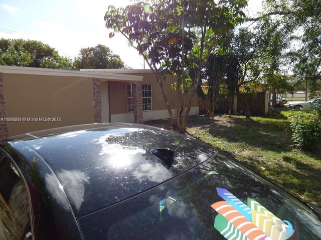 1 of 20 - 2507 N 66th Ave, Hollywood, FL