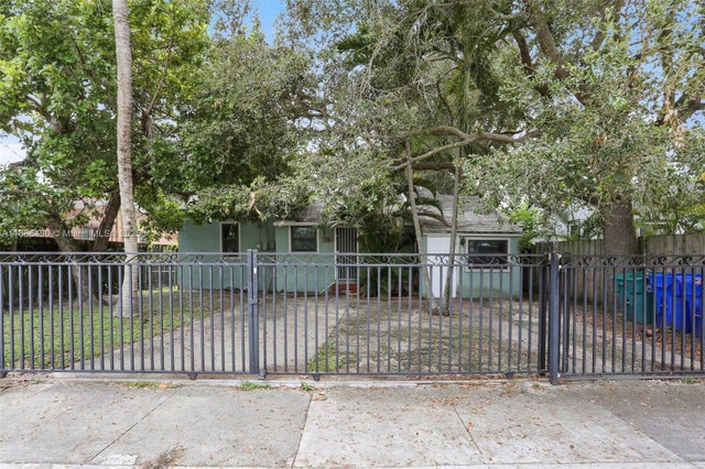 3 of 25 - 118 Nw 44th St, Miami, FL