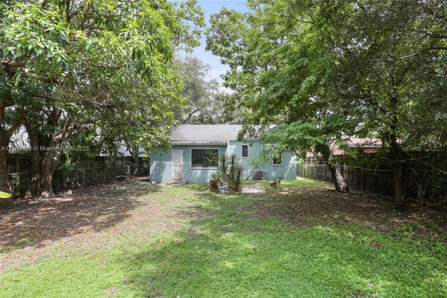 5 of 25 - 118 Nw 44th St, Miami, FL