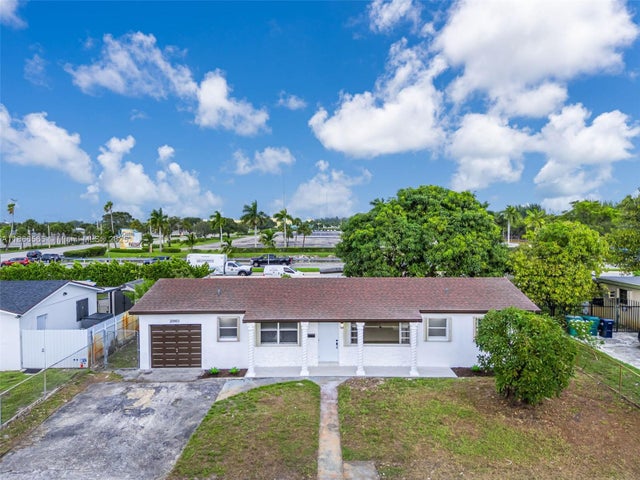 4 of 30 - 20901 Nw 27th Ct, Miami Gardens, FL
