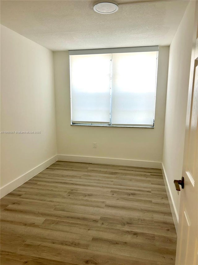 3 of 22 - 1075 93rd St 106, Bay Harbor Islands, FL