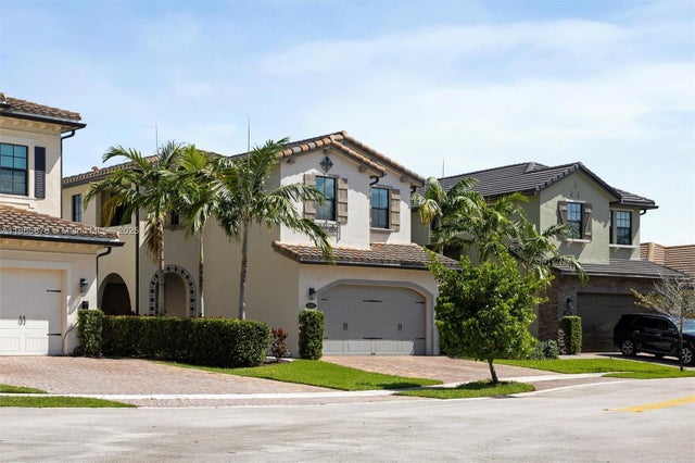 3 of 43 - 11863 Sw 13th Ct, Pembroke Pines, FL