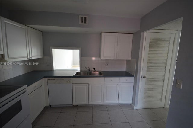 4 of 19 - 680 Tennis Club Dr 312, Fort Lauderdale, FL