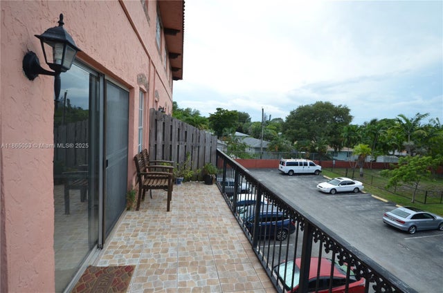 5 of 19 - 680 Tennis Club Dr 312, Fort Lauderdale, FL