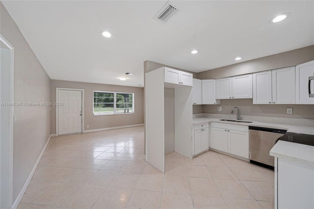 5 of 36 - 1721 Sw 46th Ave, Fort Lauderdale, FL