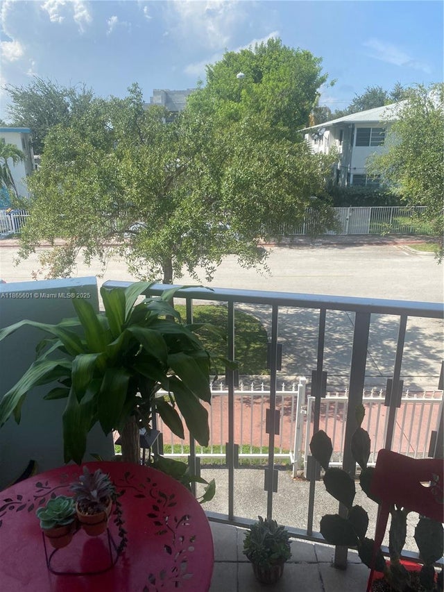 1 of 9 - 1990 Marseille Dr 201, Miami Beach, FL