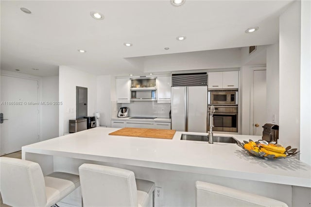 5 of 23 - 400 Alton Rd 610, Miami Beach, FL