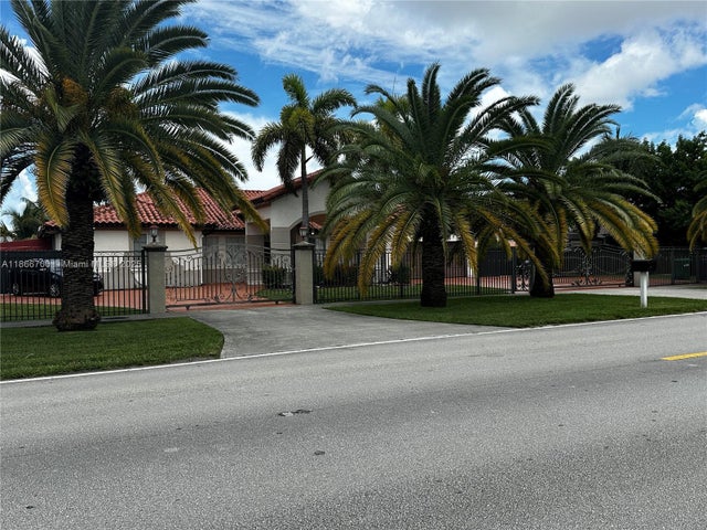1 of 36 - 12365 Nw 6th St, Miami, FL