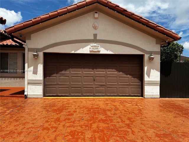 3 of 36 - 12365 Nw 6th St, Miami, FL