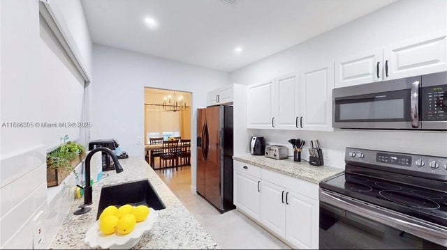 2 of 15 - 52 Nw 47th Ter, Miami, FL