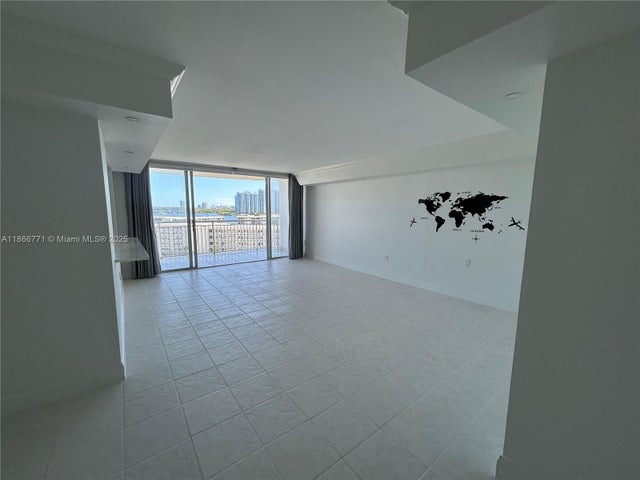 4 of 45 - 18021 Biscayne Blvd 901, Aventura, FL