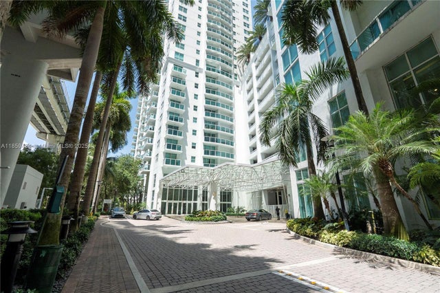1 of 24 - 31 Se 5th St 2610, Miami, FL