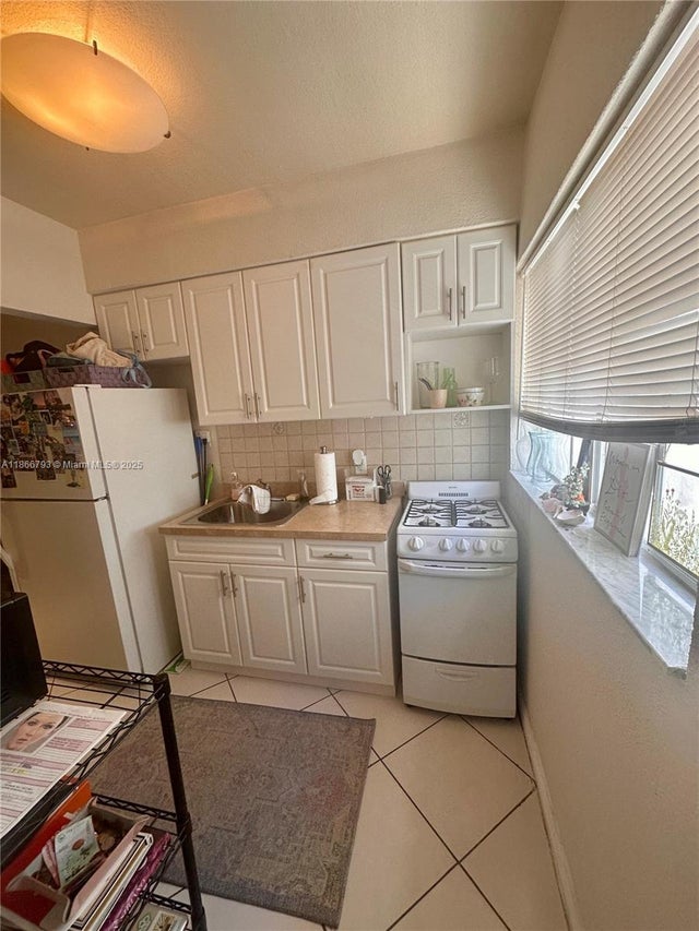 3 of 19 - 330 74th St 16, Miami Beach, FL
