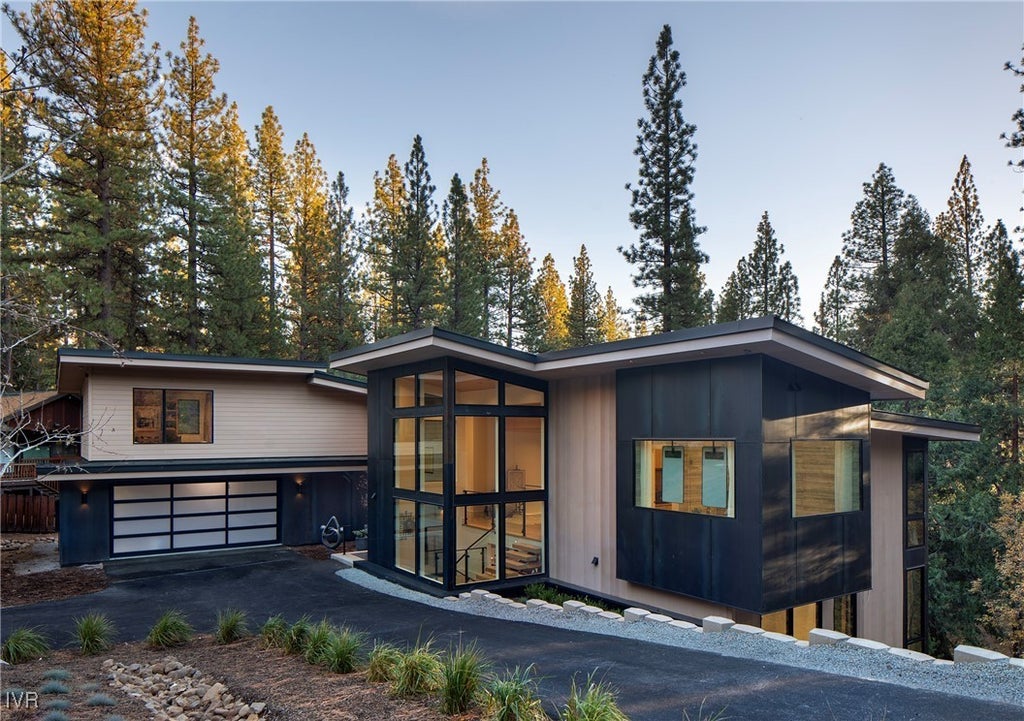 727 Kelly Dr, Incline Village