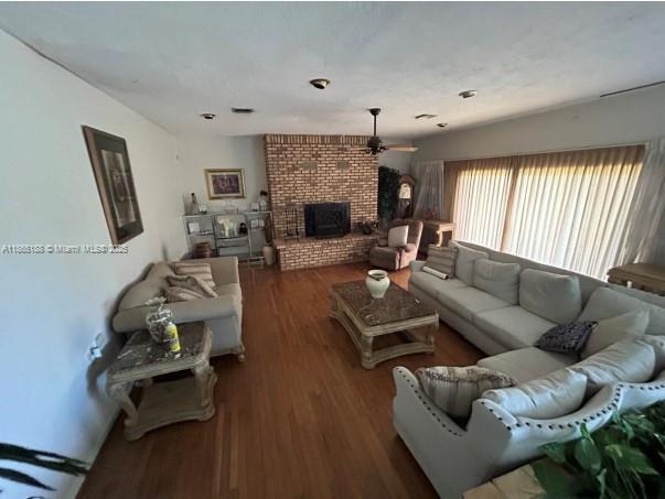 5 of 10 - 11799 Bailes Rd, Miami, FL
