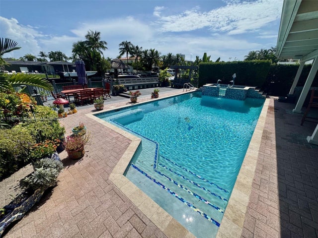 3 of 29 - 2015 Ne 120th Rd, North Miami, FL