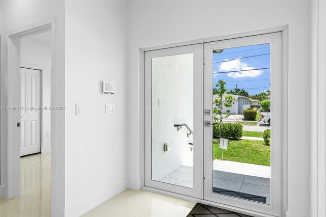2 of 17 - 550 Nw 58th Ct, Miami, FL