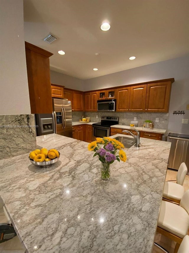 3 of 23 - 1032 Sequoia Ln, Weston, FL