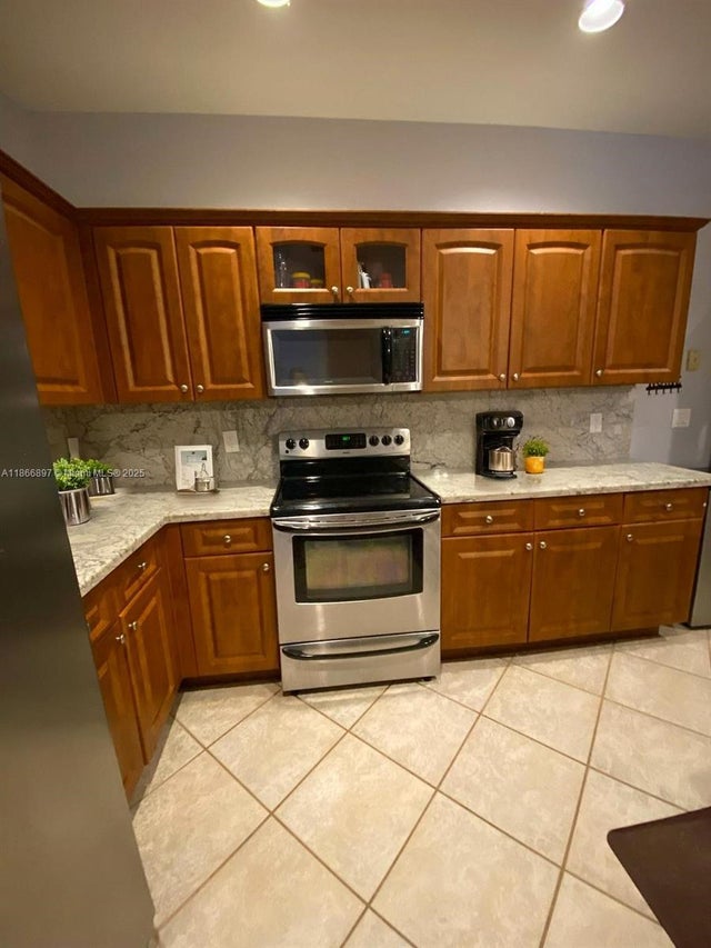 4 of 23 - 1032 Sequoia Ln, Weston, FL