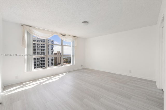 5 of 22 - 3530 Mystic Pointe Dr 3206, Aventura, FL