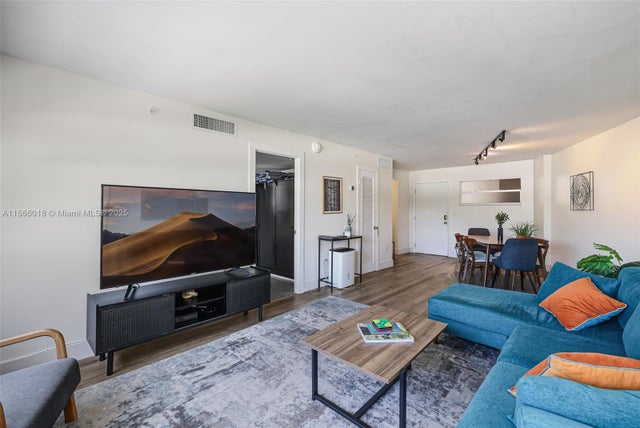 4 of 31 - 1881 Washington Ave 4b, Miami Beach, FL