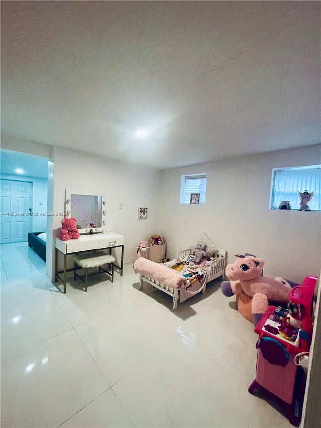3 of 29 - 2751 Nw 99th St, Miami, FL