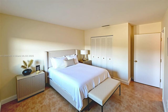 3 of 14 - 5174 Ne 6th Ave 520, Oakland Park, FL