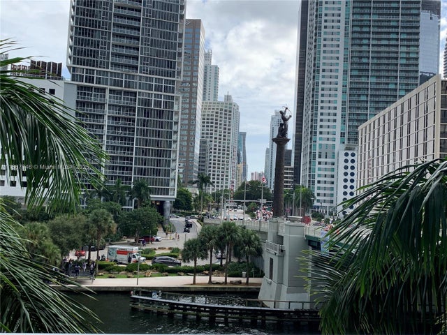 2 of 27 - 200 Biscayne Boulevard Way 304, Miami, FL