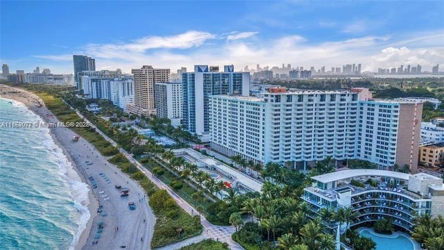 2 of 60 - 2899 Collins Ave 1516, Miami Beach, FL
