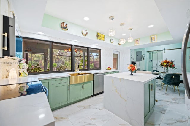 4 of 35 - 735 Nw 35th St, Oakland Park, FL