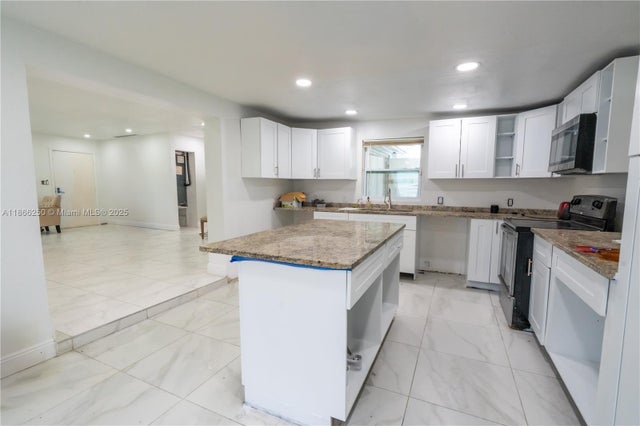 4 of 15 - 121 East 3rd Street, Lehigh Acres, FL
