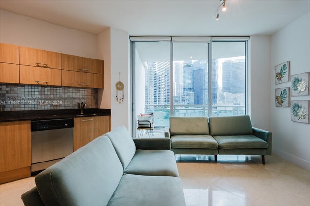 3 of 27 - 350 S Miami Ave 1814, Miami, FL