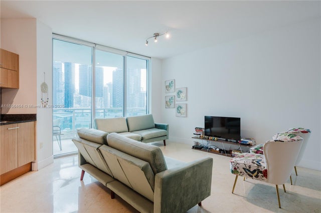 4 of 27 - 350 S Miami Ave 1814, Miami, FL