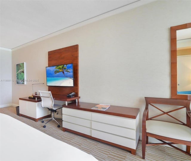 5 of 13 - 18001 Collins Ave 2910, Sunny Isles Beach, FL