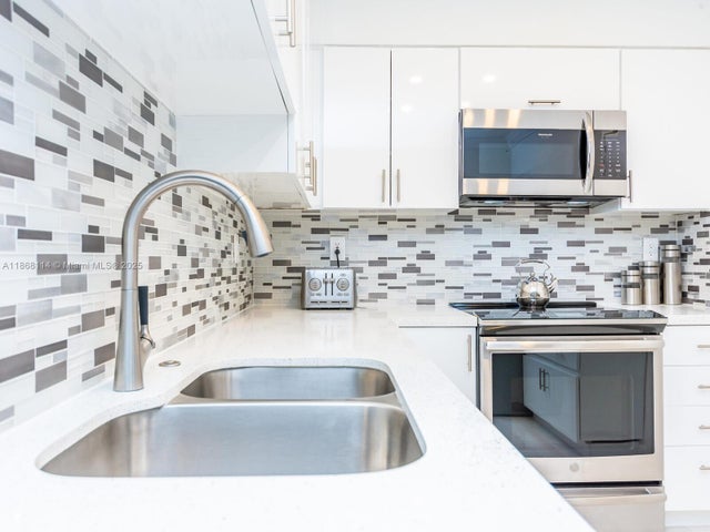 3 of 29 - 2501 S Ocean Dr 914, Hollywood, FL