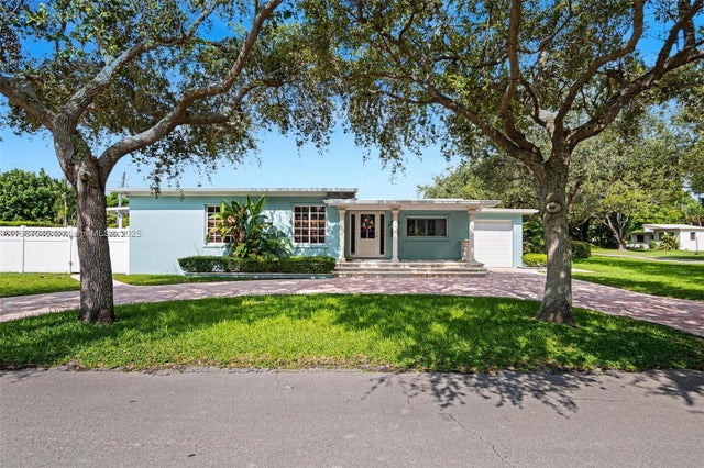 2 of 48 - 600 Oriole Ave, Miami Springs, FL