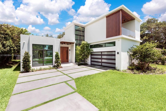 1 of 30 - 941 Ne 92nd St, Miami Shores, FL