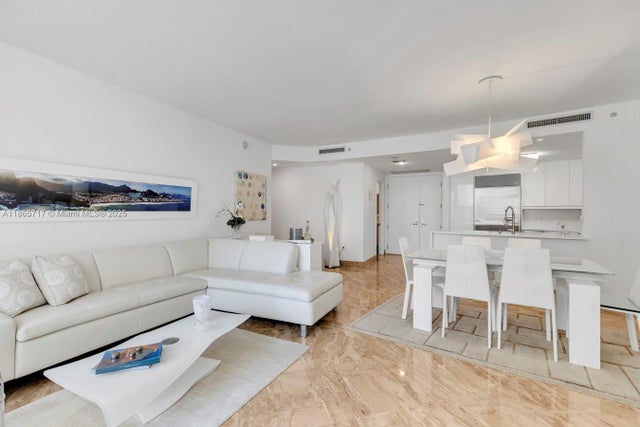 901 Brickell Key Blvd 1409, Miami