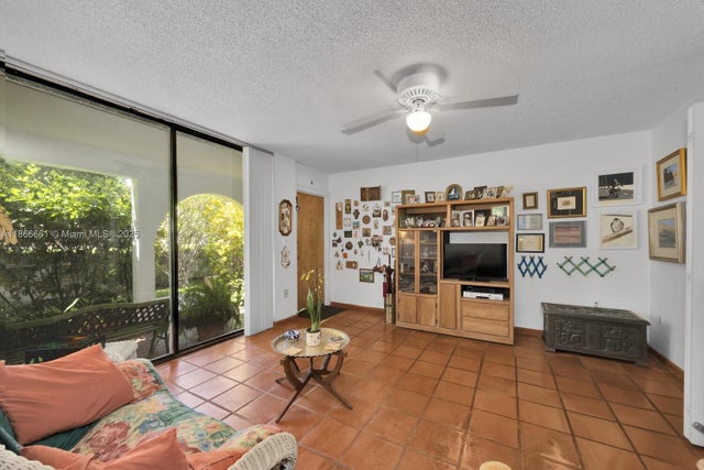 4 of 47 - 265 Grapetree Dr 110, Key Biscayne, FL