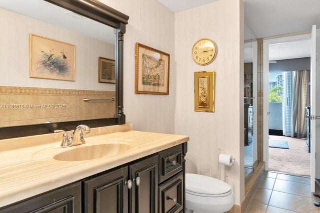 4 of 32 - 1200 S Flagler Dr 206, West Palm Beach, FL