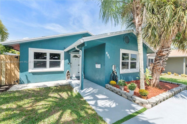 2 of 33 - 681 Ne 34th St, Oakland Park, FL