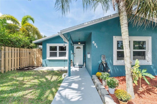 3 of 33 - 681 Ne 34th St, Oakland Park, FL