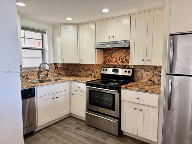 1 of 24 - 3100 W Rolling Hills Cir 310, Davie, FL