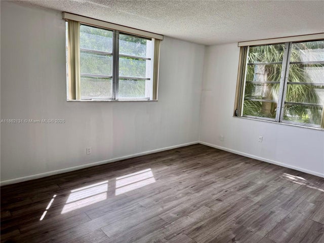 5 of 24 - 3100 W Rolling Hills Cir 310, Davie, FL