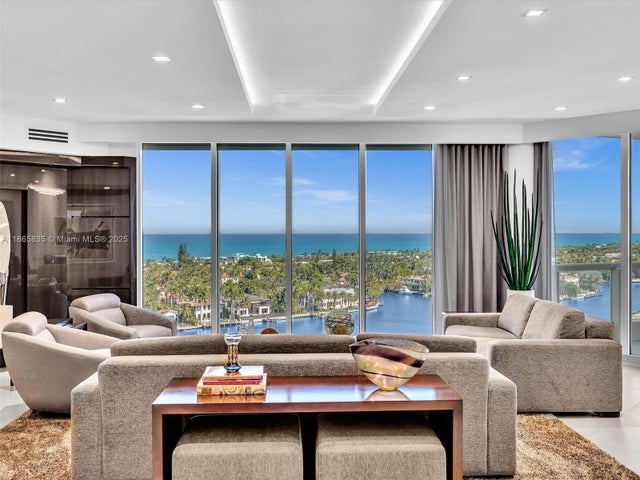 21200 Point Pl 1503, Aventura