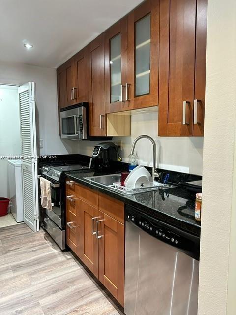 1 of 7 - 230 Lakeview Dr 109, Weston, FL