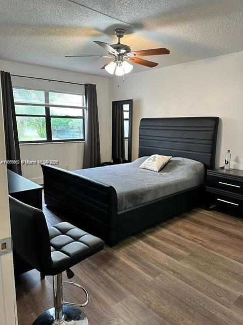 4 of 7 - 230 Lakeview Dr 109, Weston, FL